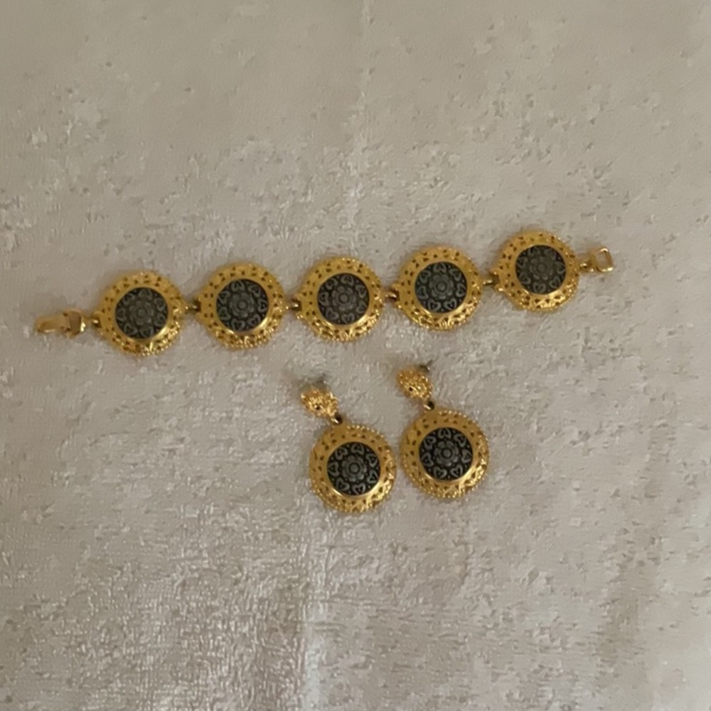 Gold & Black Filigree with Grey Hearts Bracelet and Earring Set
